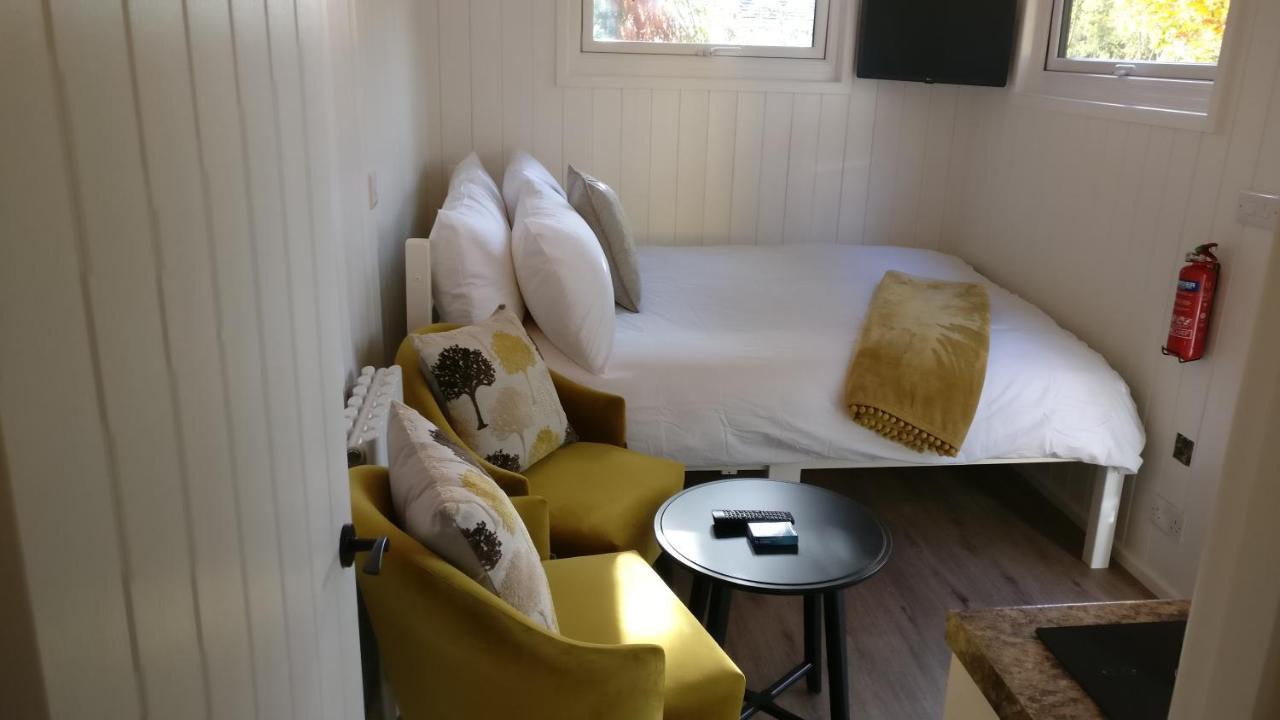 Forest Heath Shepherd'S Huts 灵伍德 外观 照片