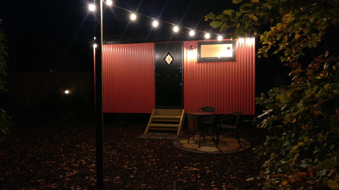 Forest Heath Shepherd'S Huts 灵伍德 外观 照片